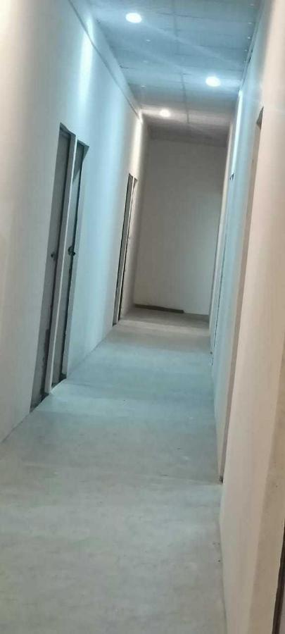 מיראט Oyo Golden Inn Hotel מראה חיצוני תמונה
