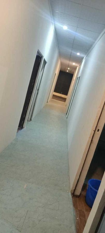 מיראט Oyo Golden Inn Hotel מראה חיצוני תמונה